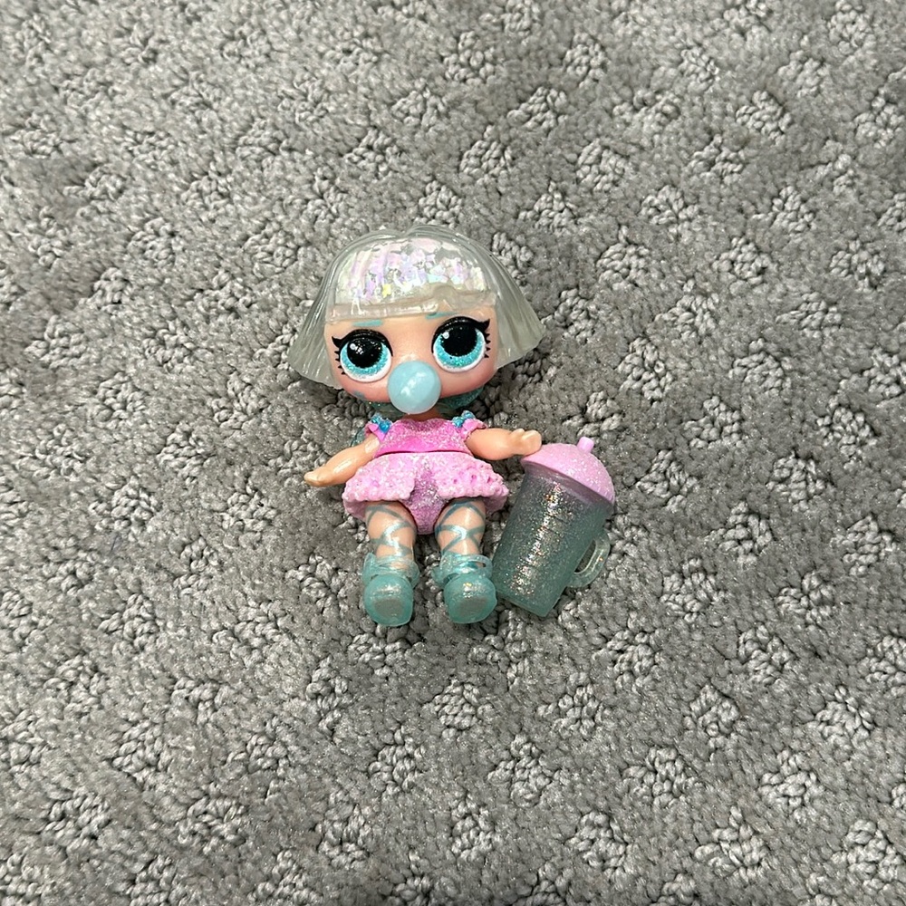 Lol, surprise, winter disco glitter globe series, OnPoint